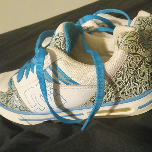 Vintage Dc shoes Women's Voltron size 7 wearable collector shoes - Picture 2 of 4